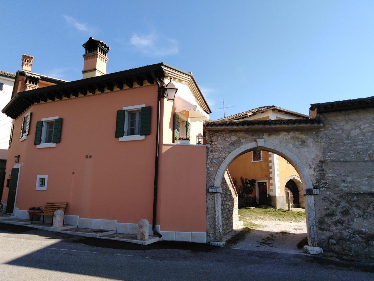 Casa Del Capitello Lägenhet Caprino Veronese Exteriör bild